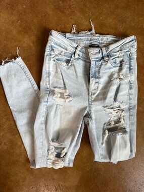 American Eagle Outfitters Light Blue Distressed Skinny Jeans